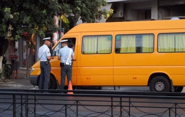 Δεν μπορούσε να πιστέψει η Τροχαία πόσες παρανομίες έκρυβε ένα σχολικό